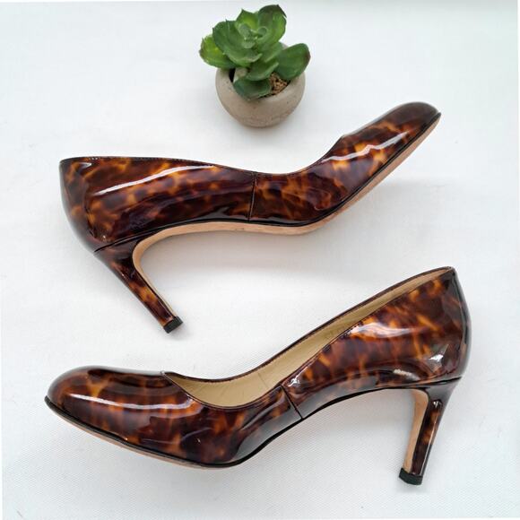 Chic Tortoiseshell Heels - Picture 4 of 11